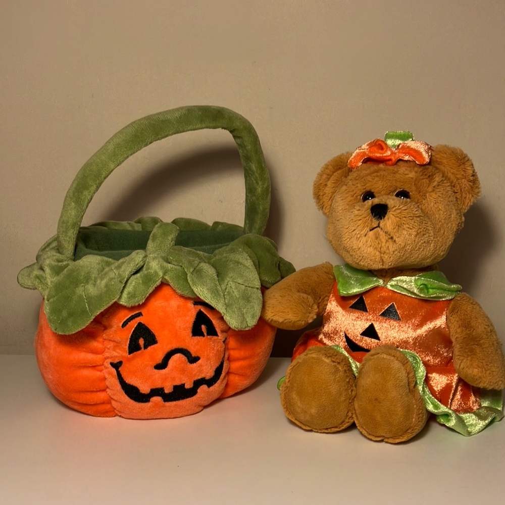 Halloween Bear & Pumpkin Basket